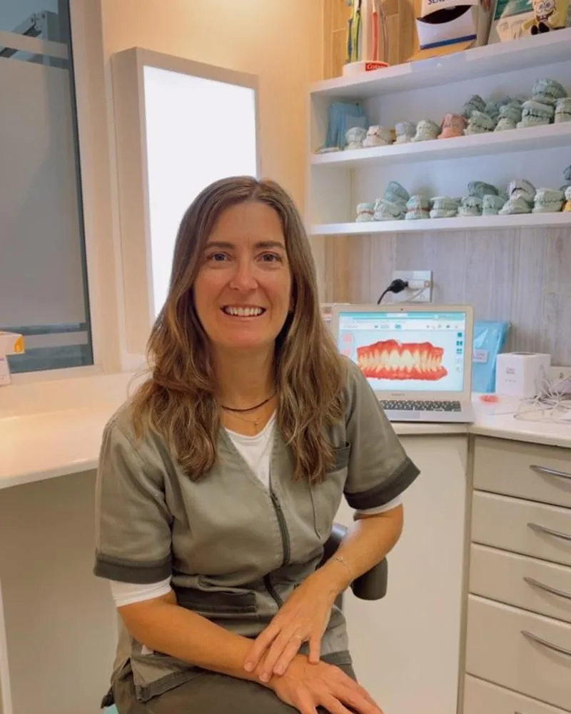 Od. Daniela Di Nucci en el consultorio